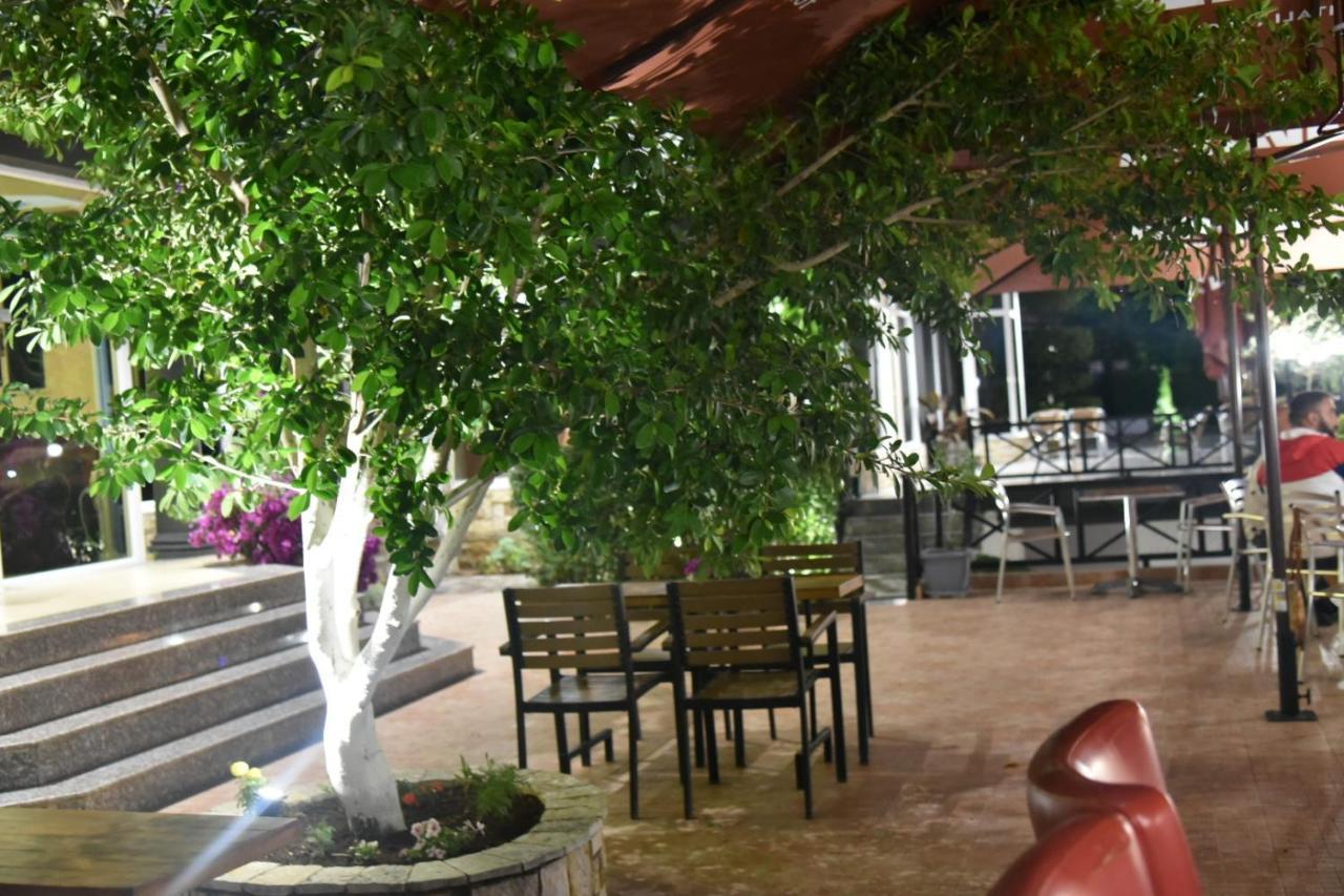 Prive City Hotel Sarande Bagian luar foto