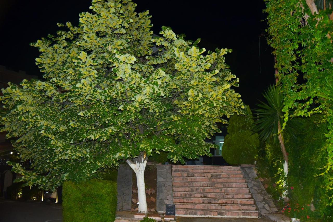 Prive City Hotel Sarande Bagian luar foto