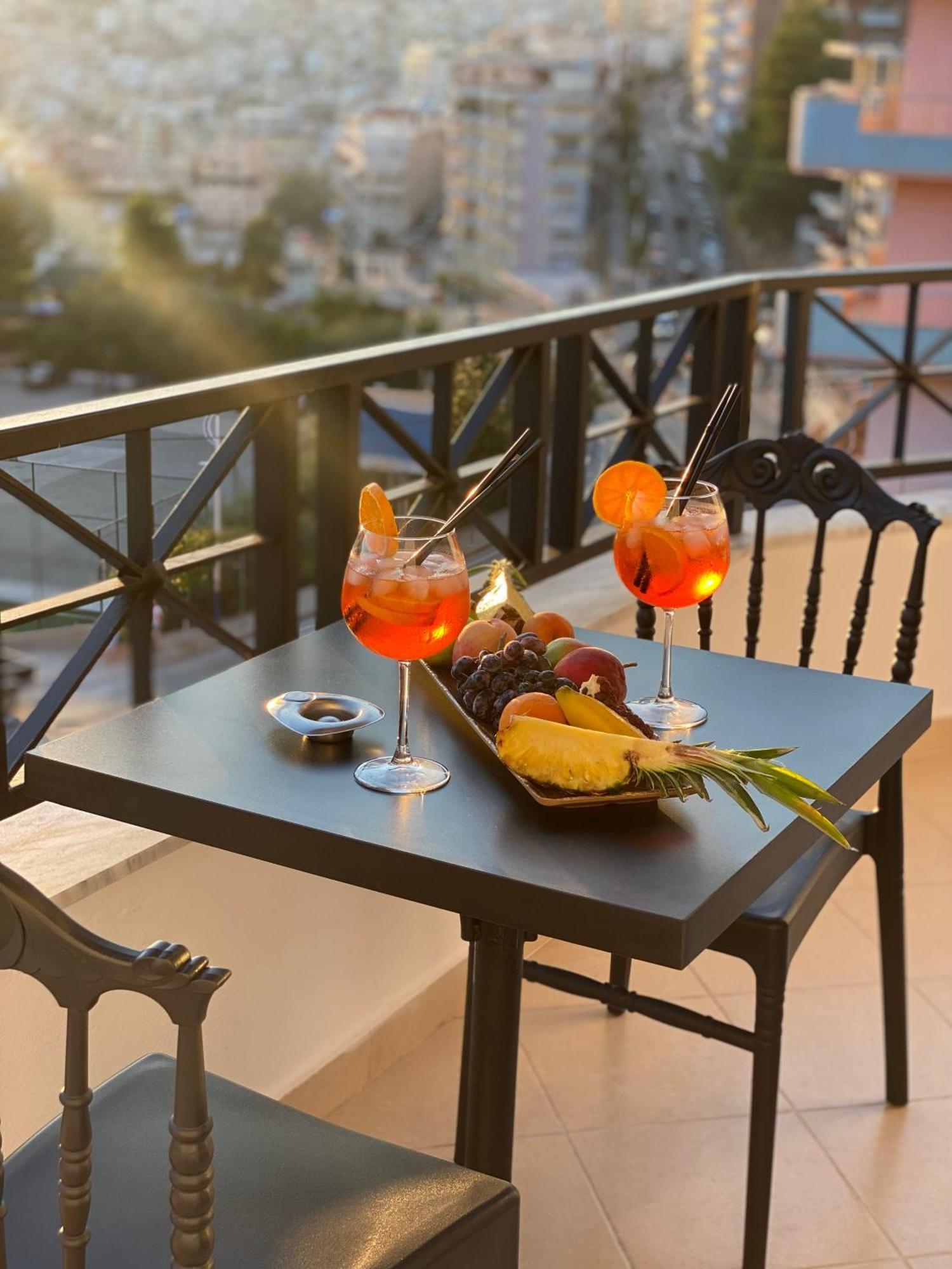 Prive City Hotel Sarande Bagian luar foto