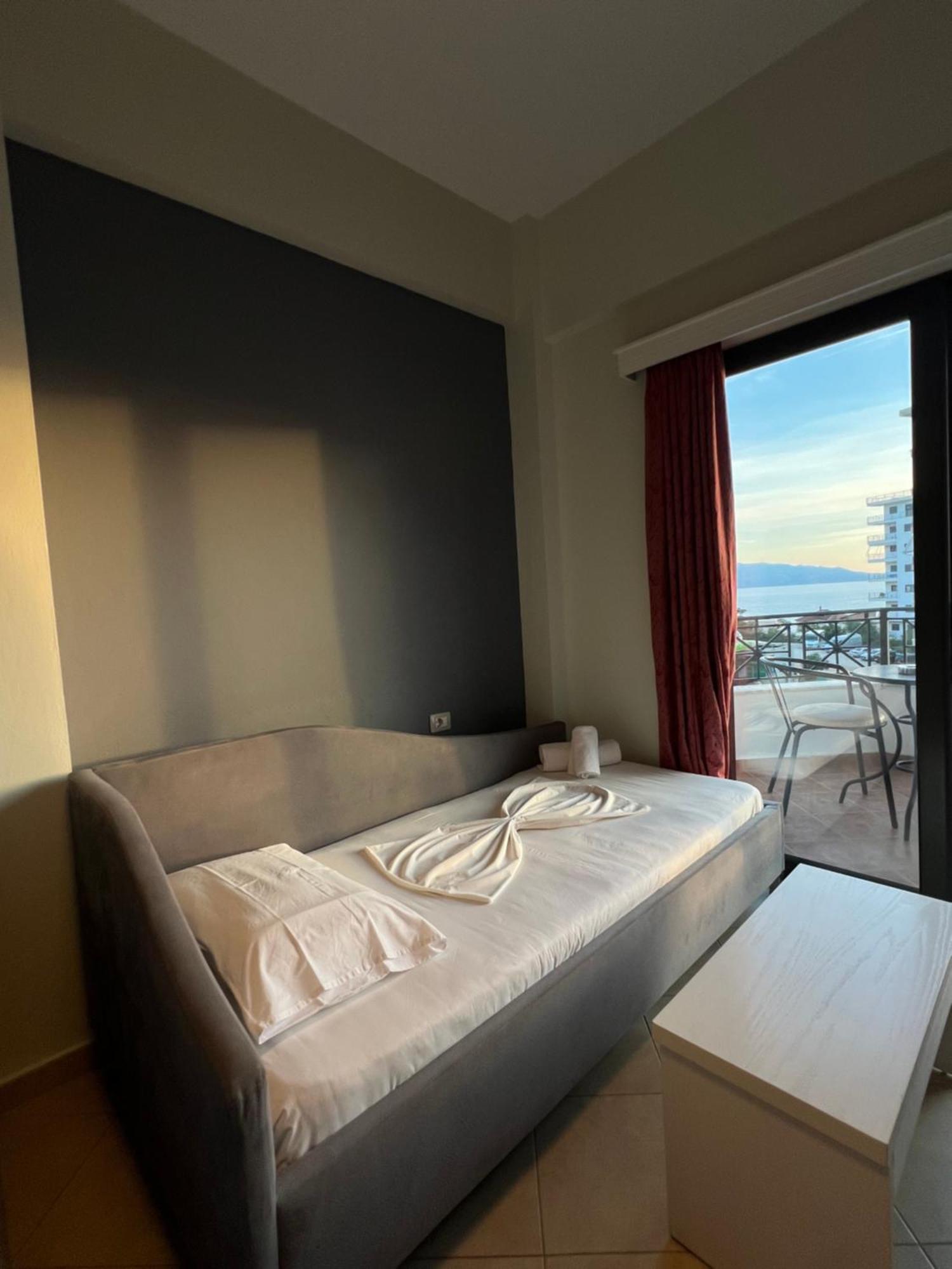 Prive City Hotel Sarande Bagian luar foto
