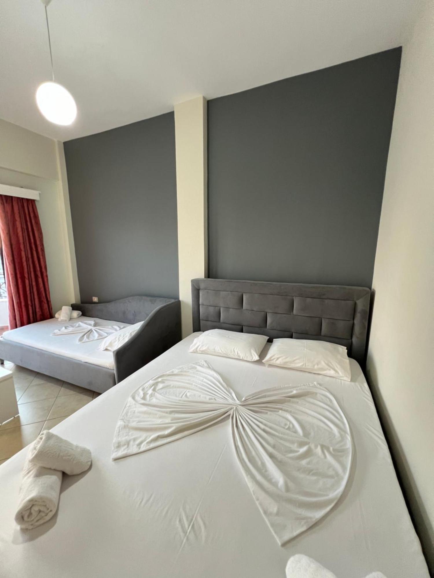 Prive City Hotel Sarande Bagian luar foto
