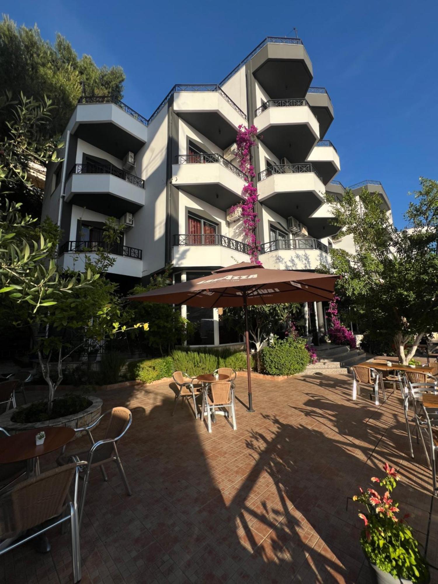 Prive City Hotel Sarande Bagian luar foto