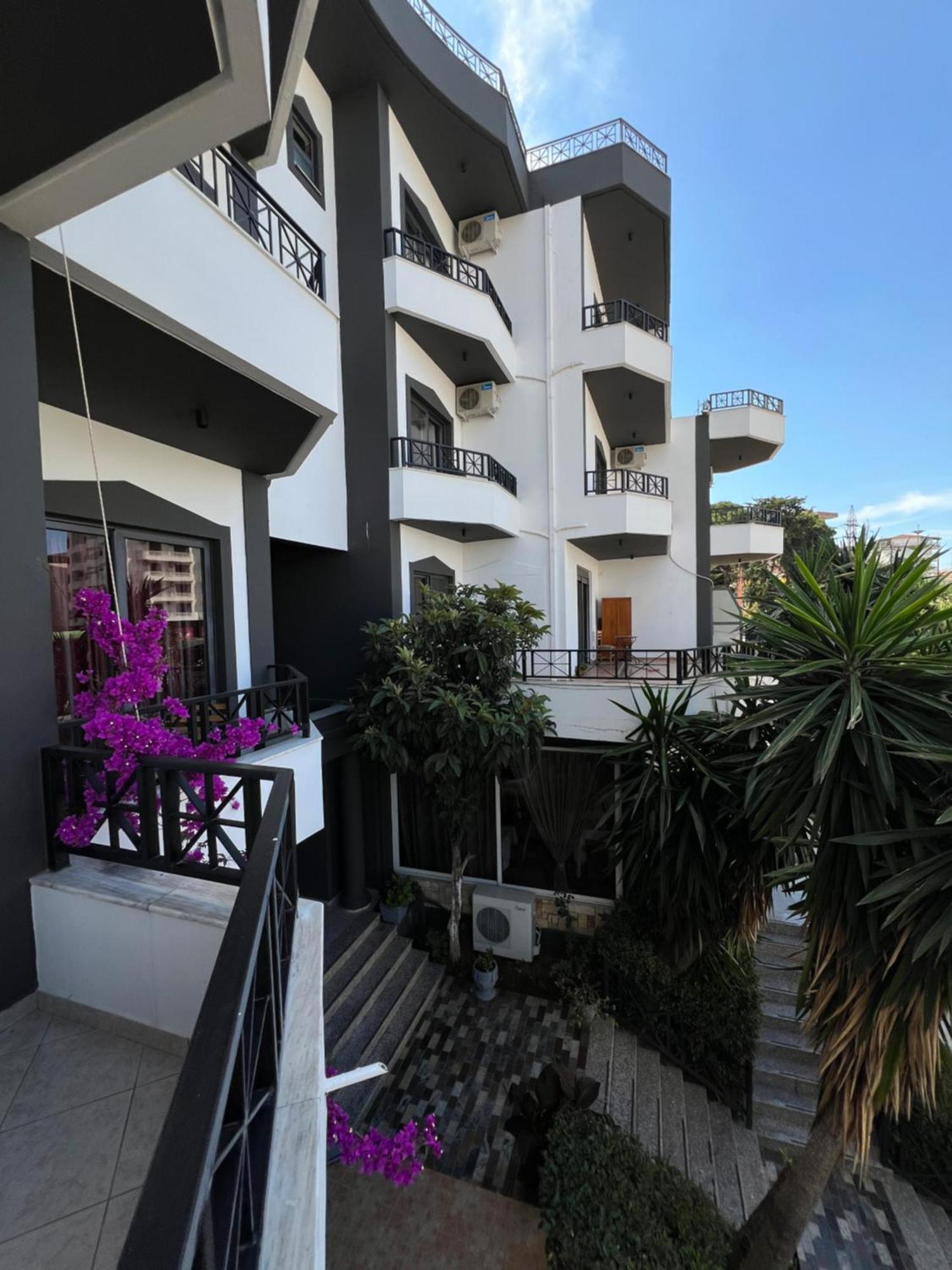 Prive City Hotel Sarande Bagian luar foto