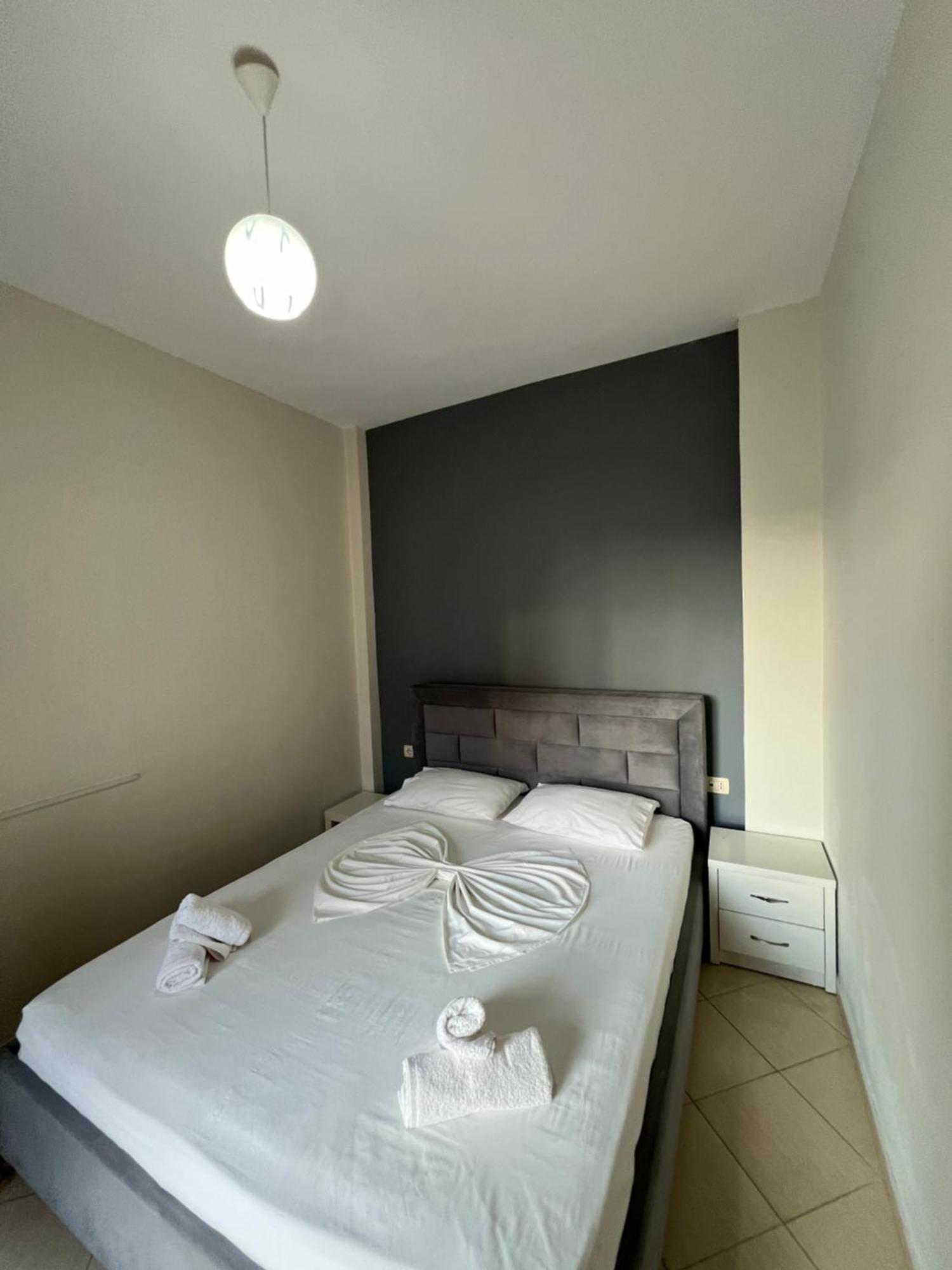 Prive City Hotel Sarande Bagian luar foto