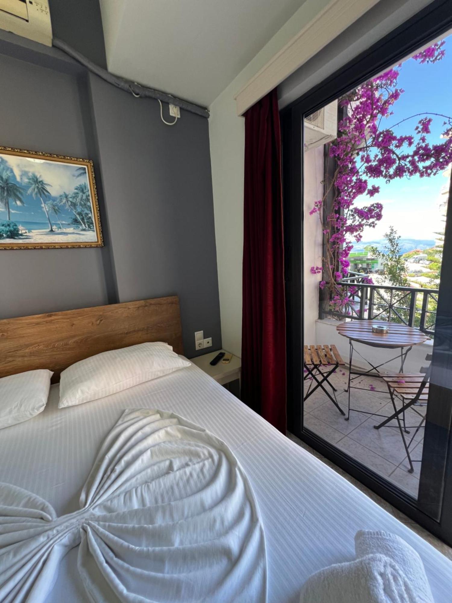 Prive City Hotel Sarande Bagian luar foto
