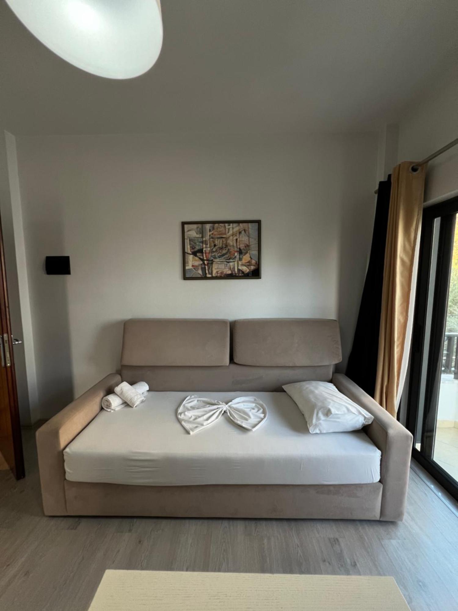 Prive City Hotel Sarande Bagian luar foto