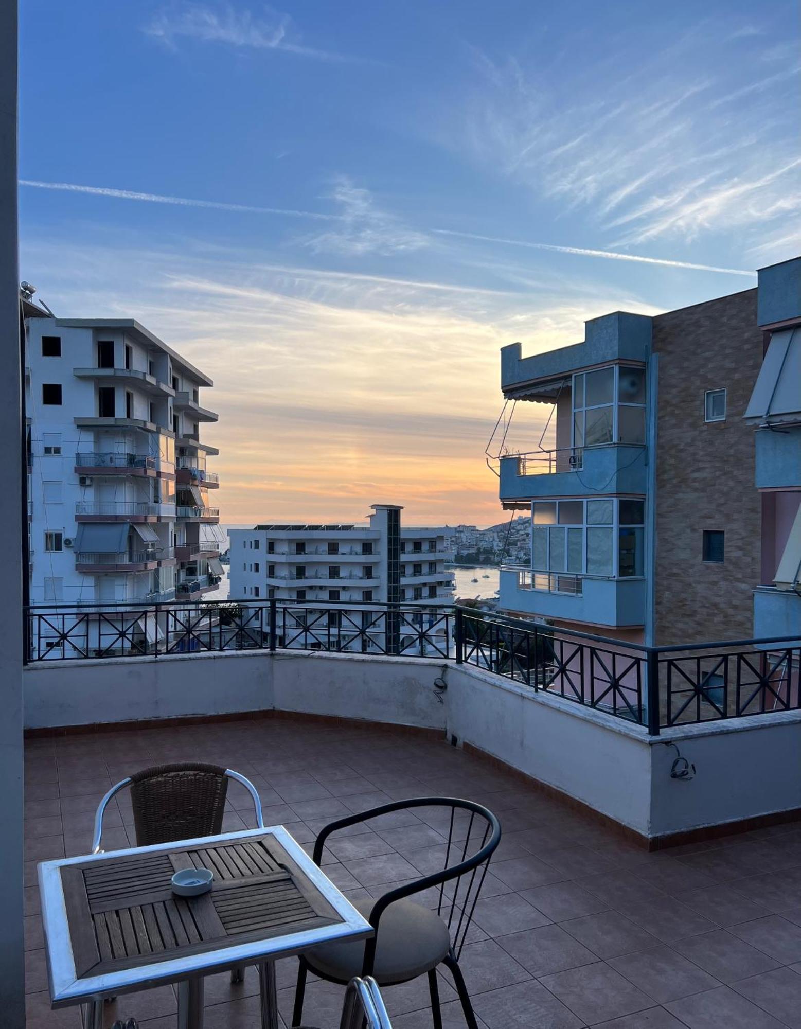 Prive City Hotel Sarande Bagian luar foto