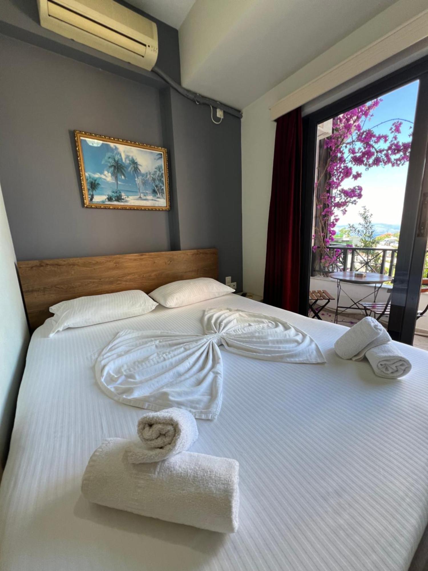 Prive City Hotel Sarande Bagian luar foto