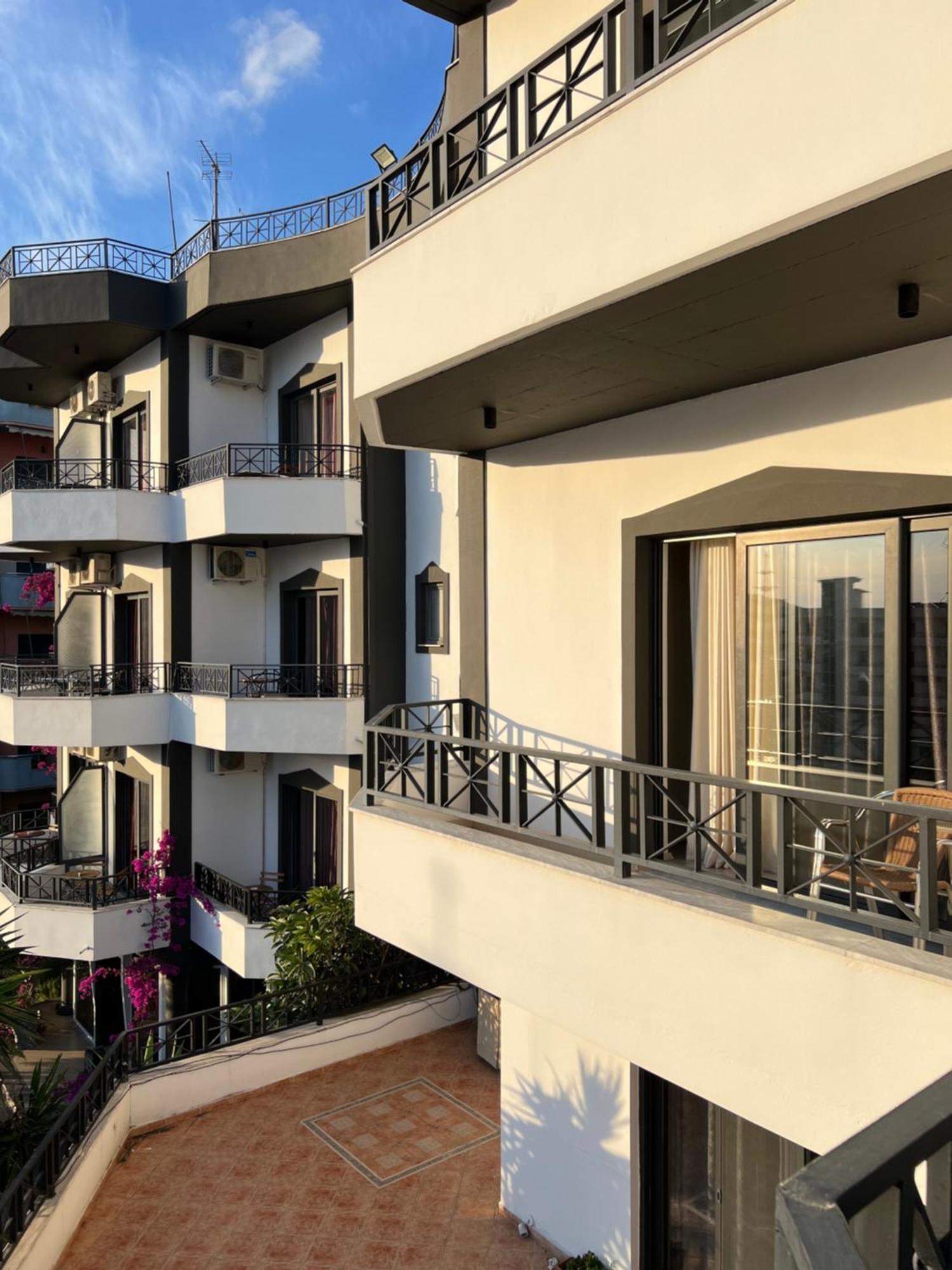Prive City Hotel Sarande Bagian luar foto