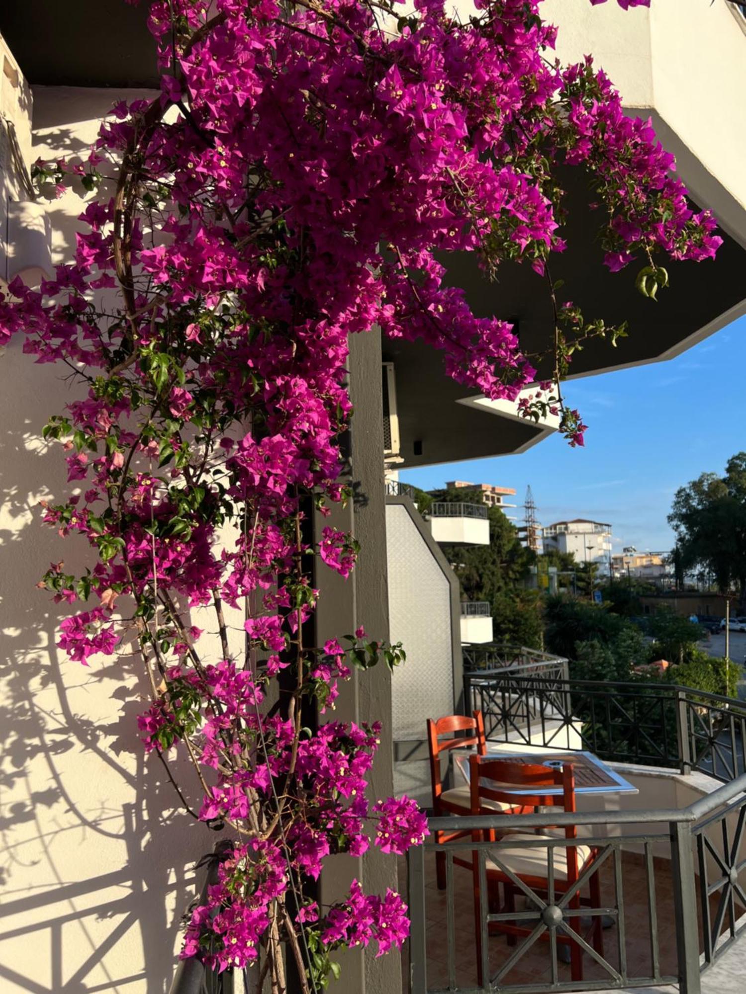 Prive City Hotel Sarande Bagian luar foto