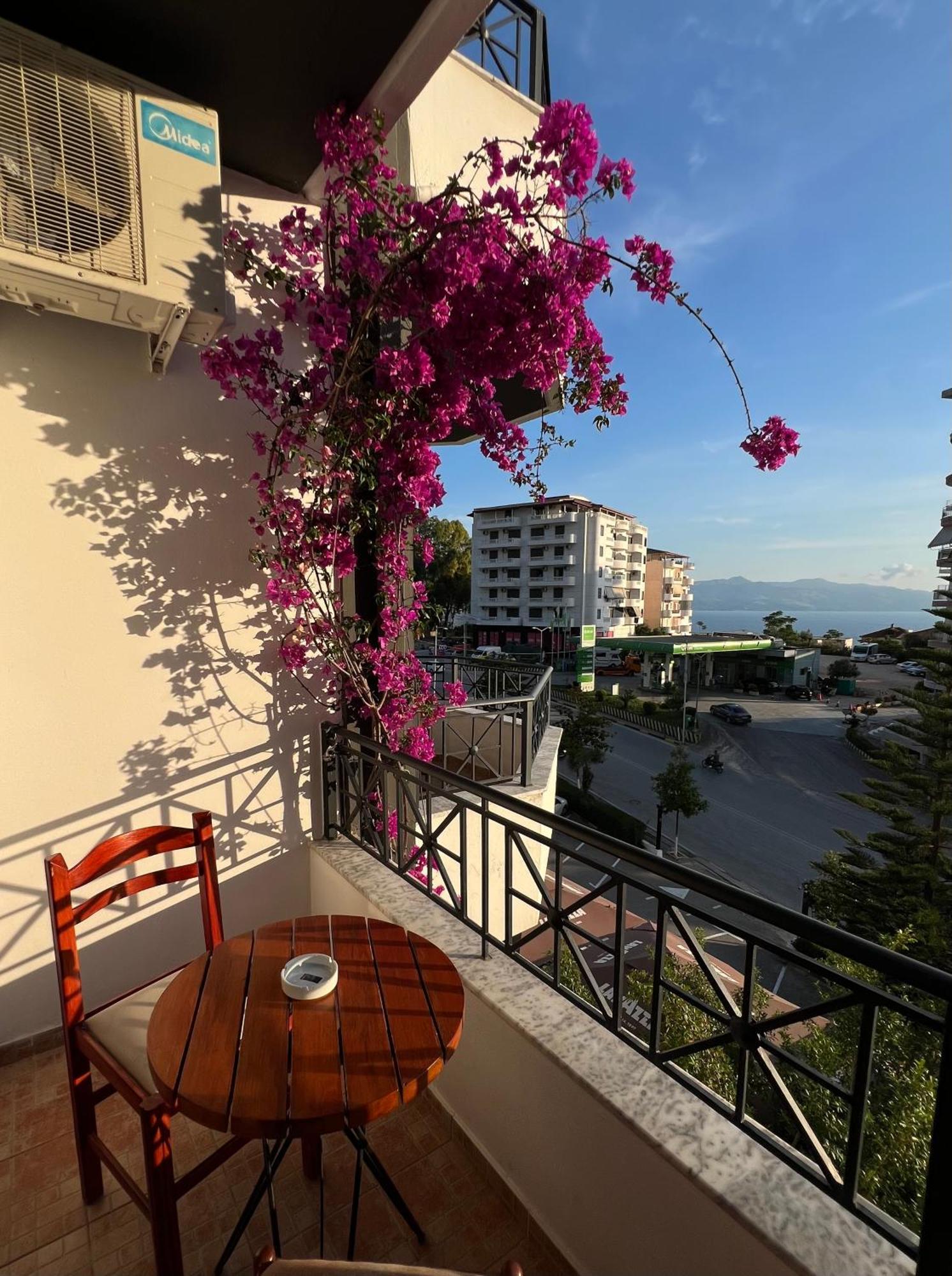 Prive City Hotel Sarande Bagian luar foto