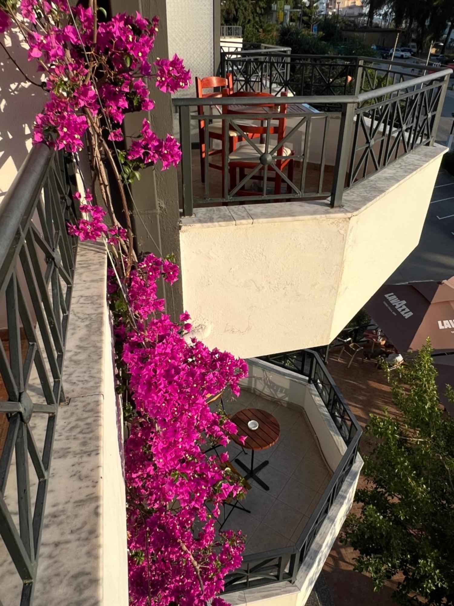 Prive City Hotel Sarande Bagian luar foto
