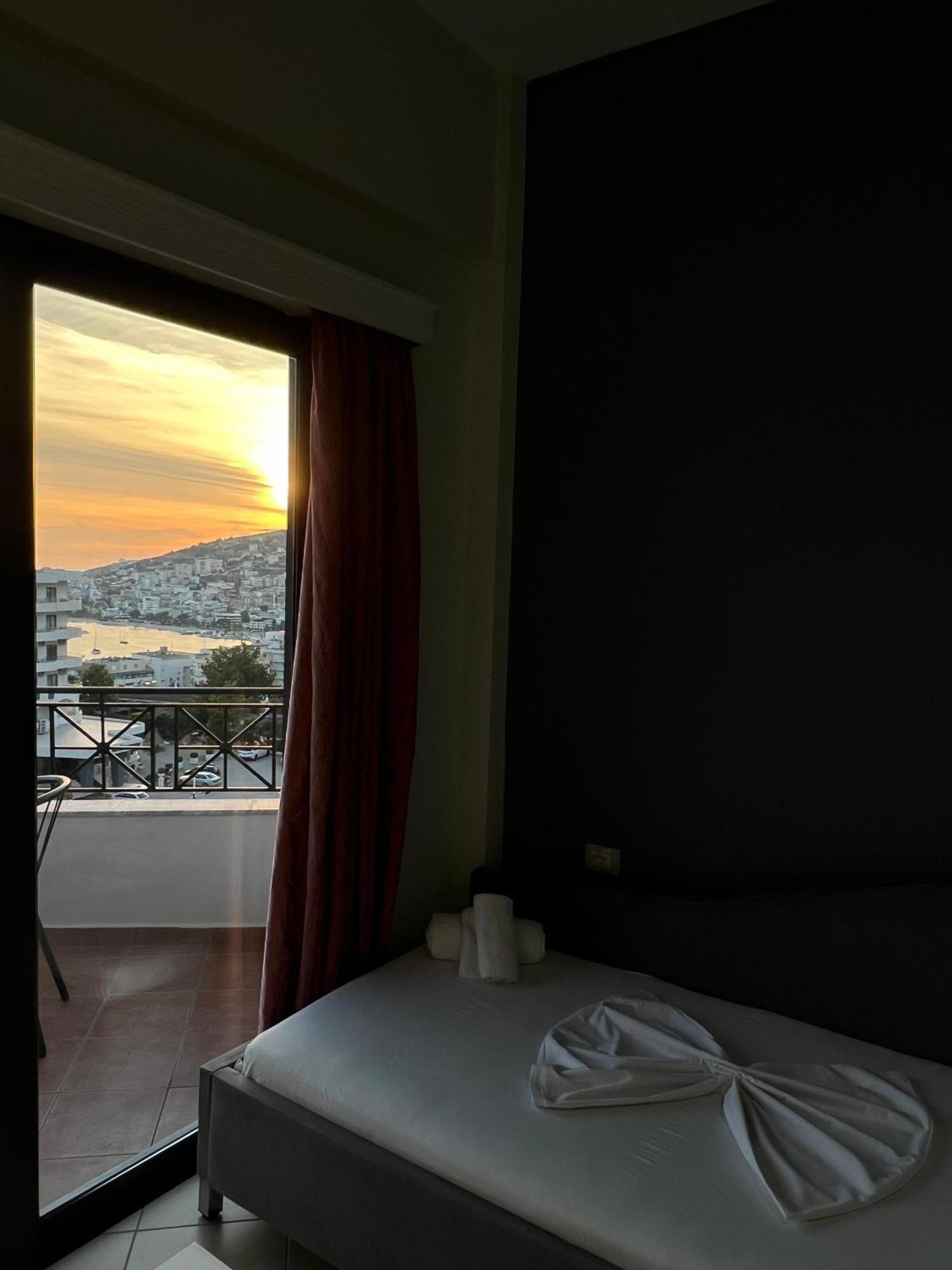 Prive City Hotel Sarande Bagian luar foto