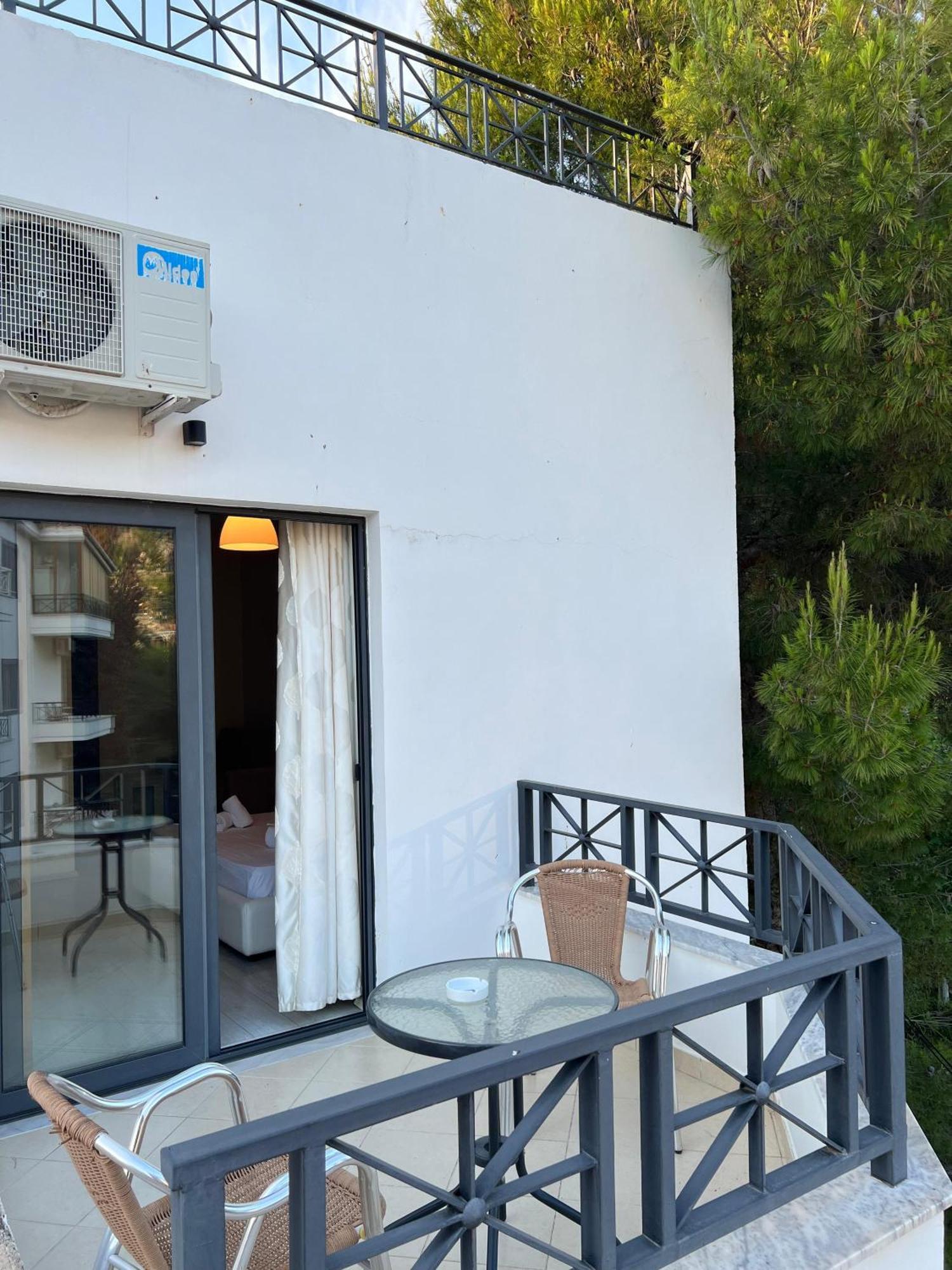 Prive City Hotel Sarande Bagian luar foto